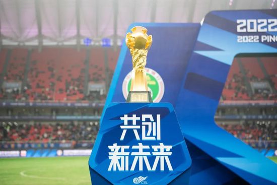 我和他之间的差距简直天壤之别，我甚至无法理解他在球场上所做的事情。
